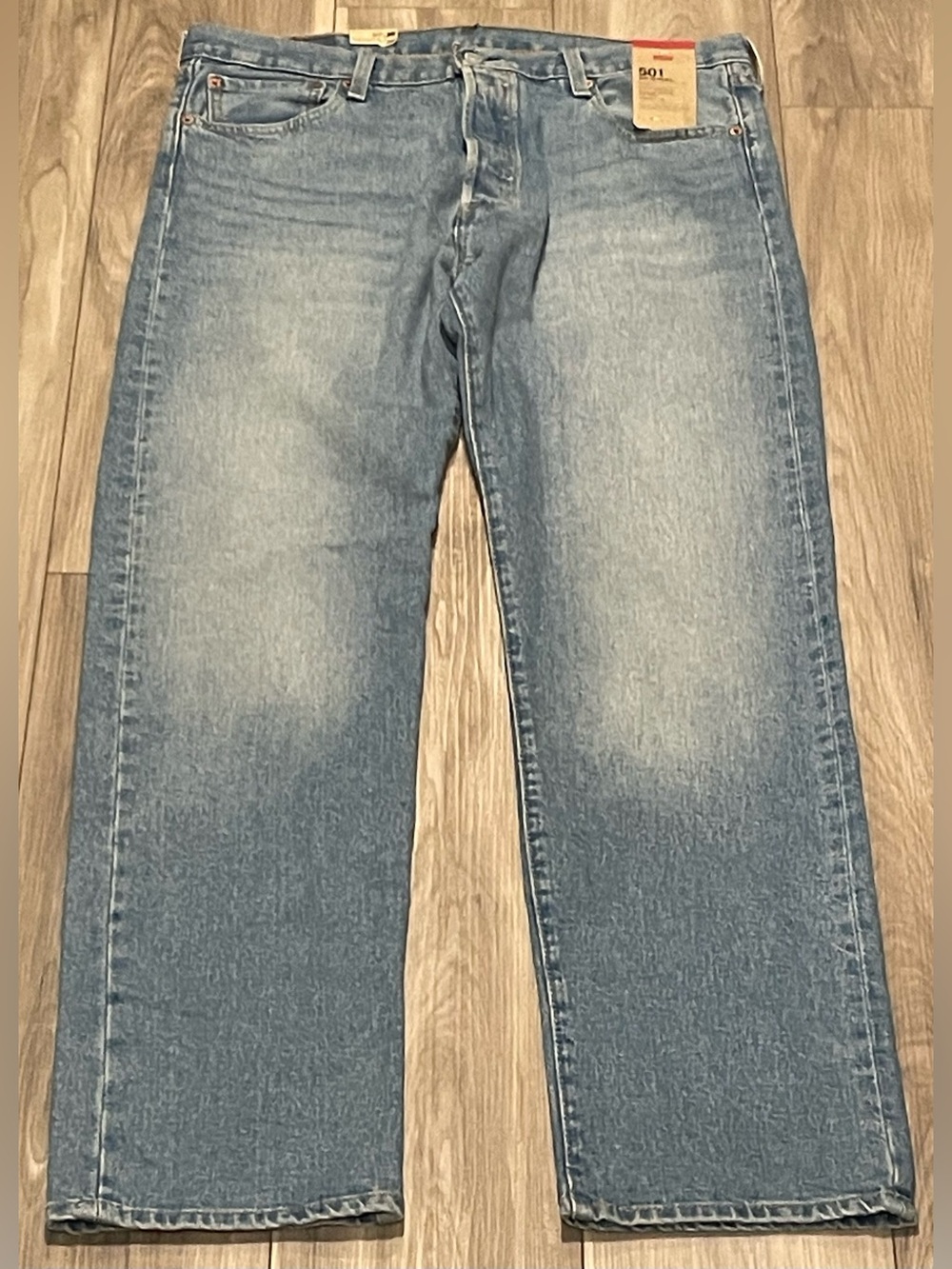 NWT Levi's Straight Leg Jeans in Light Blue Wash W35 L34